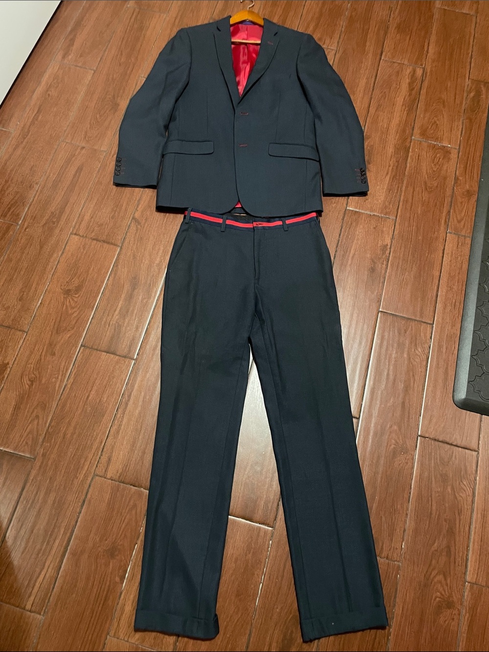 Men's Dark Blue Two-Piece Suit with Red Lining